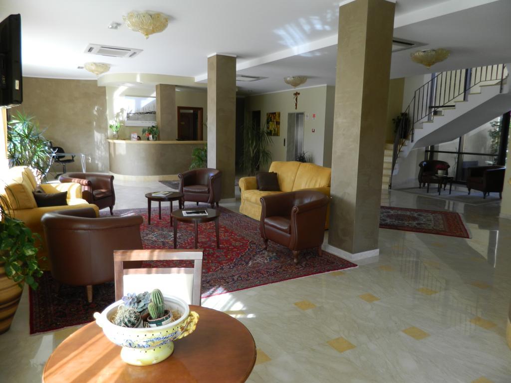 Hotel Le Palme 지오이아 타우로 외부 사진