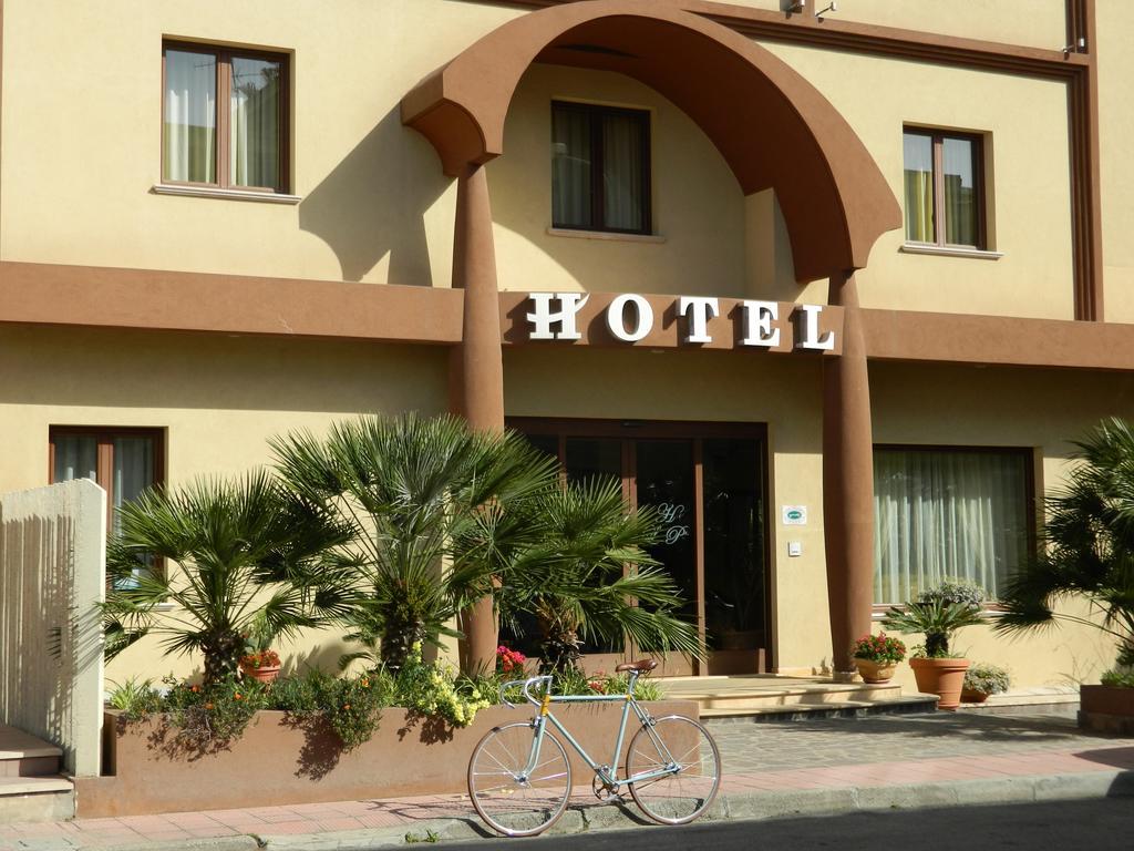 Hotel Le Palme 지오이아 타우로 외부 사진